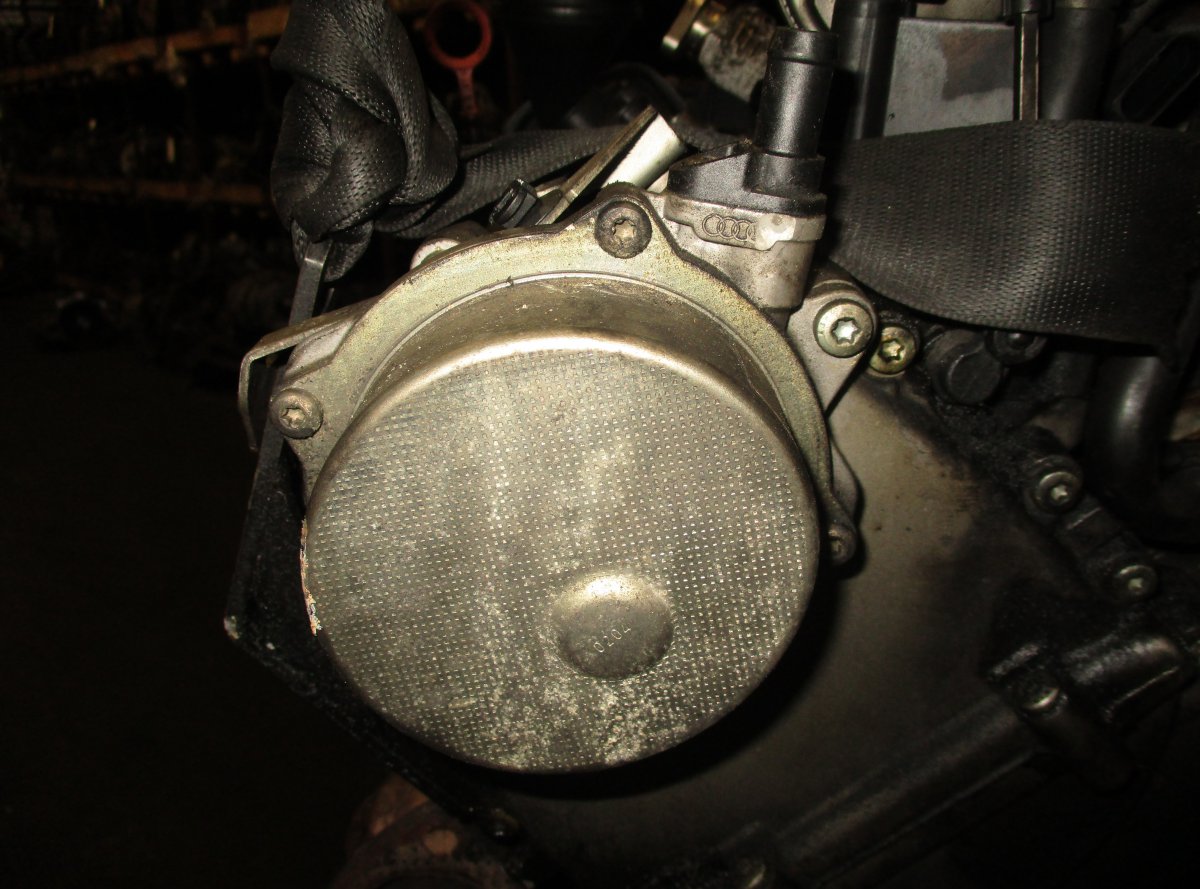 Audi A6 (C5) Vacuum Pump, engine AUDI A6 / A6 ALLROAD (C6, 4F) (2004-2011) Vacuu...