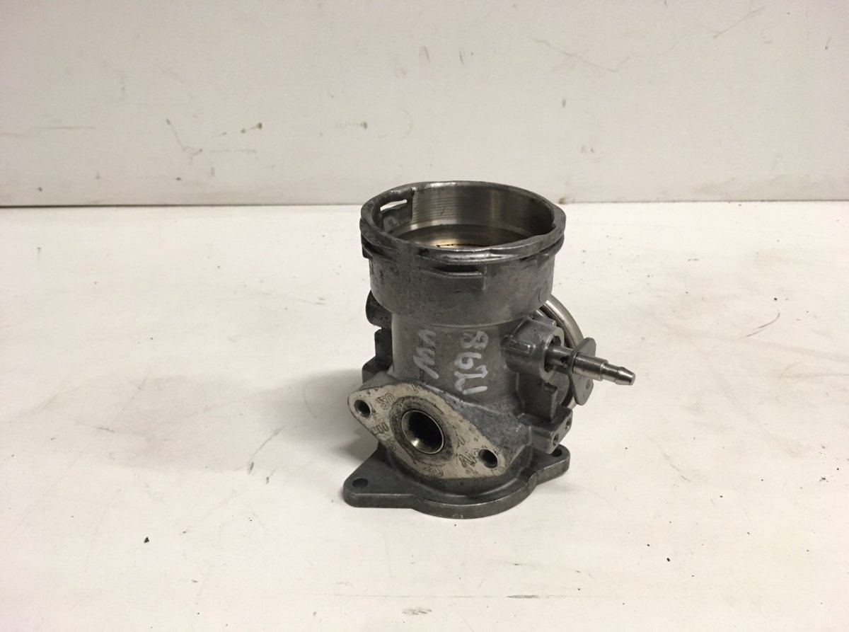 Volkswagen Transporter (T5, Caravelle, Multivan) EGR Valve VW TRANSPORTER T5 / MULTIVAN (7H, 7E, 7J) (2003...