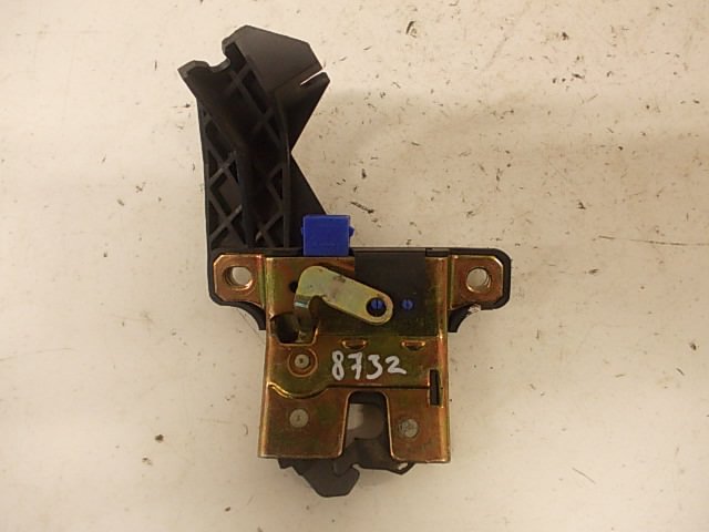 Audi A4 (B5) Bootlid / tailgate lock AUDI A4 (B6) (2000-2004) Bootlid / tailgate loc...