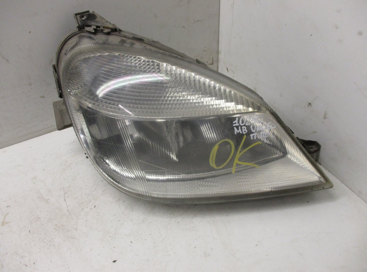 Mercedes-Benz Vaneo (W414) Right headlight MERCEDES-BENZ VANEO (W414) (2002-2005) Right he...