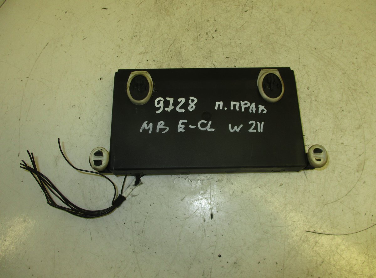 Mercedes-Benz A (W168) Door control unit front right MERCEDES-BENZ E-CLASS (W211) (2002-2009) Door c...