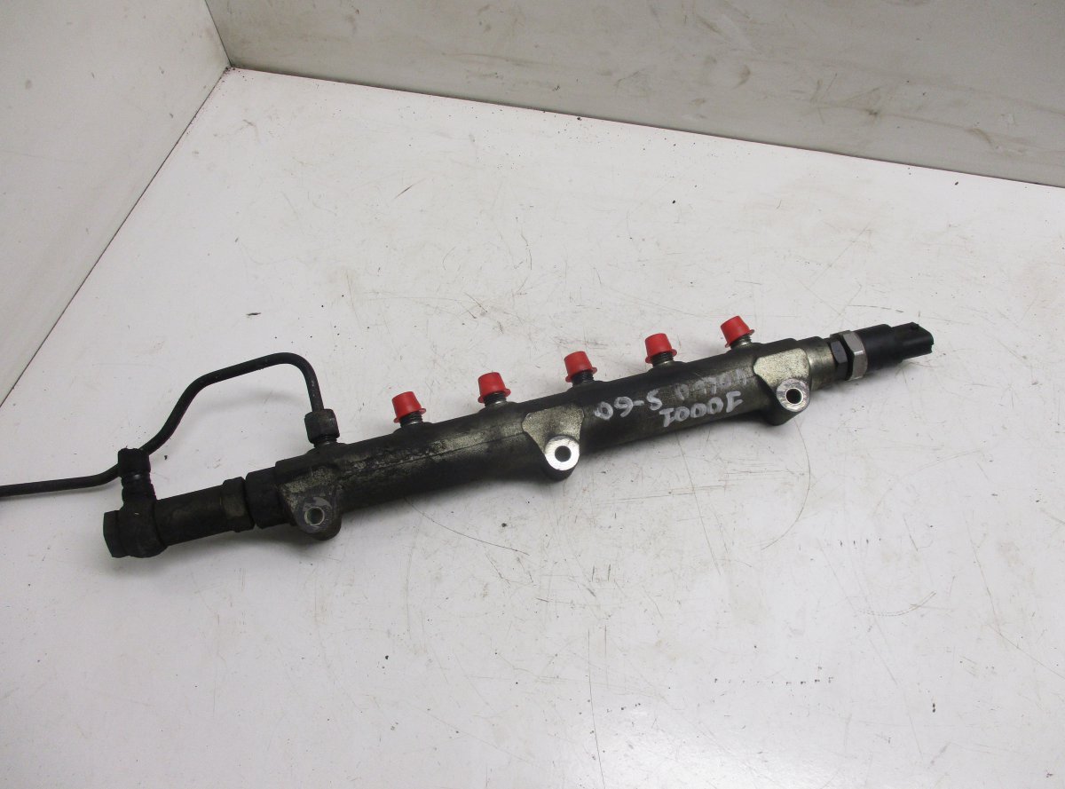 Volvo S60 Fuel Distributor / fuel rail VOLVO S60 I (RS) (2000-2010) Fuel Distributor /...