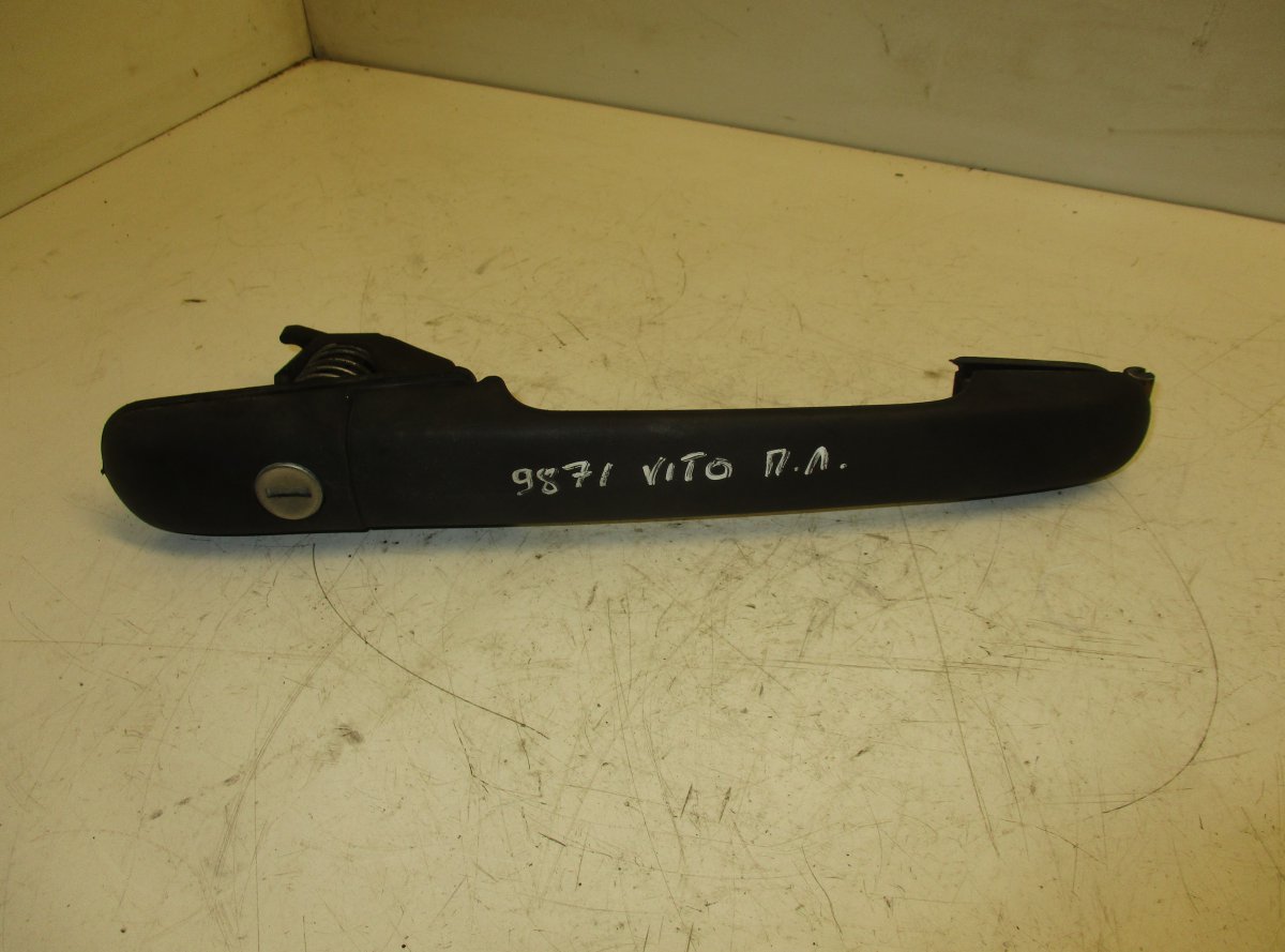 Mercedes-Benz V / Vito (W638) Door Handle Exterior Front Left MERCEDES-BENZ VITO / V-CLASS (W638) (1996-2003)...