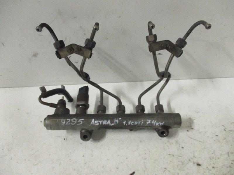 Opel Astra (G) Fuel Distributor / fuel rail OPEL ASTRA H (2004-2014) Fuel Distributor / fue...