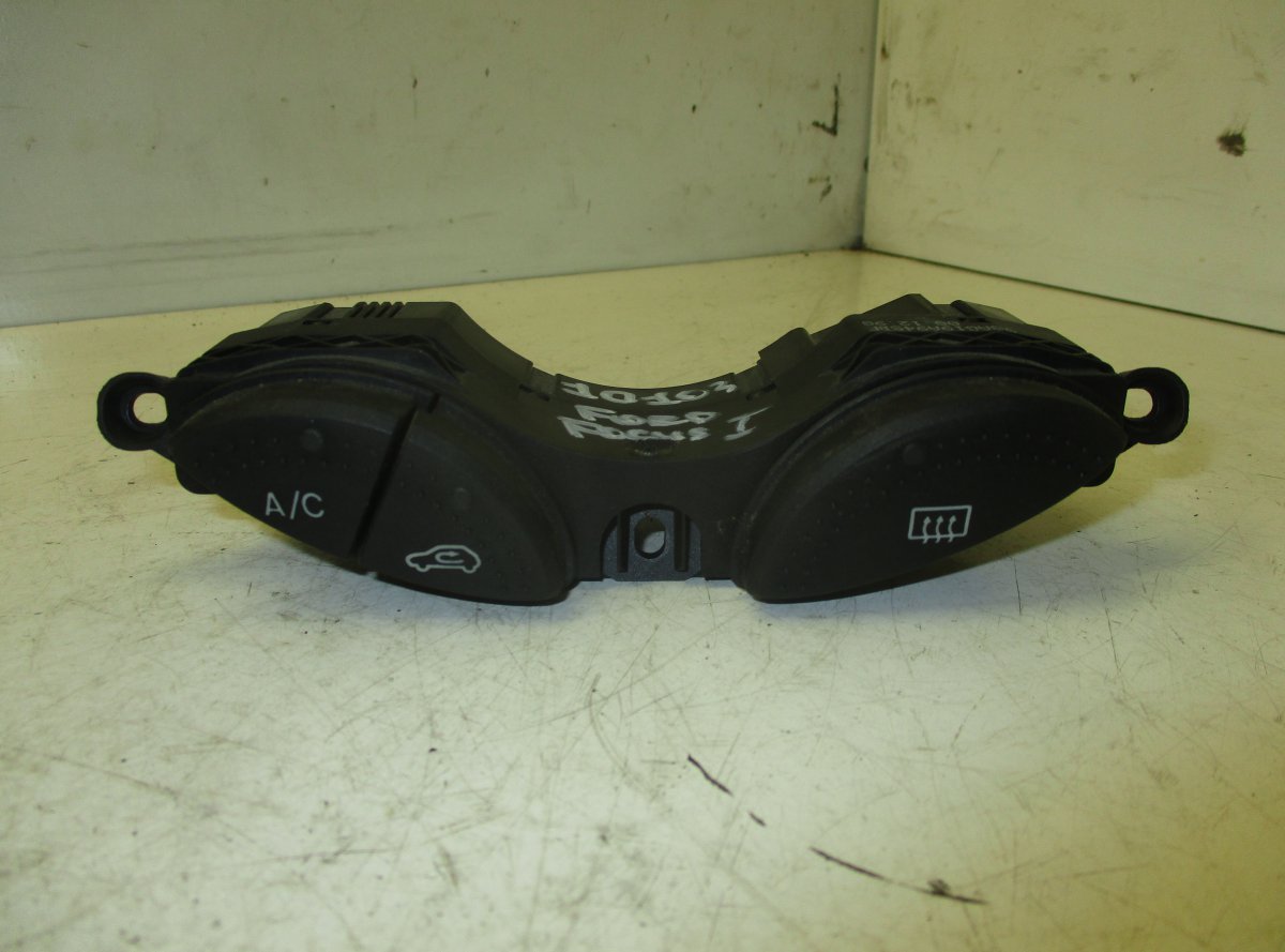 Ford Focus Rear window heater switch