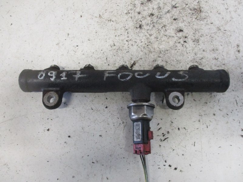 Ford Focus C-Max Fuel Distributor / fuel rail FORD C-MAX I (2003-2010) Fuel Distributor / fue...