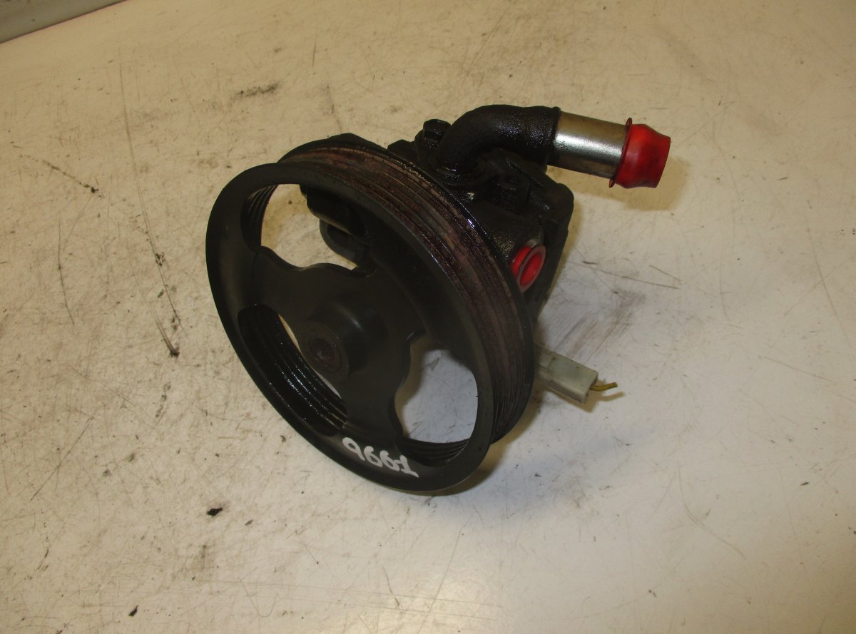 Mazda 3 (BK) ohjaustehostimen pumppu MAZDA 3 I (BK) (2000-2009) Power steering pump
...