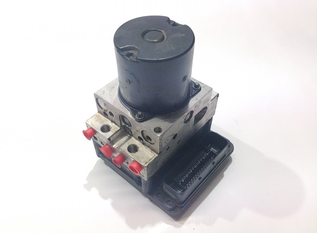 BMW 5 (E60 / E61) ABS hydraulic unit / pump BMW 5 (E60, E61) (2003-2010) ABS hydraulic unit...