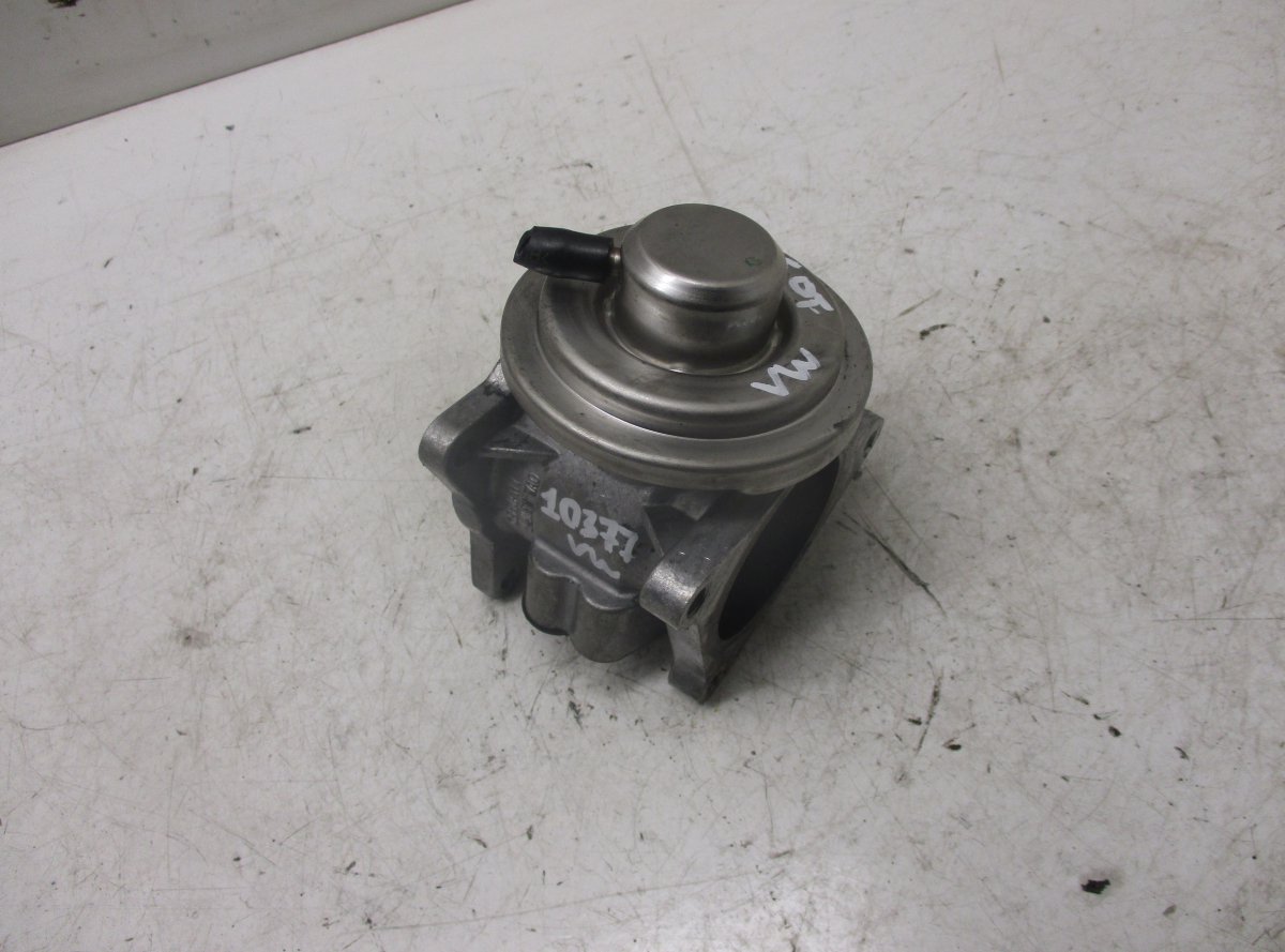 Volkswagen Golf 4 EGR Valve VW GOLF V (1K) (2003-2009) EGR Valve 038131501A...