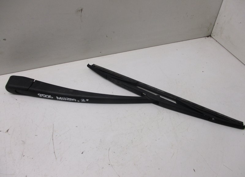 Mazda 3 (BK) Rear window wiper arm MAZDA 3 I (BK) (2000-2009) Rear Window Wiper Ar...
