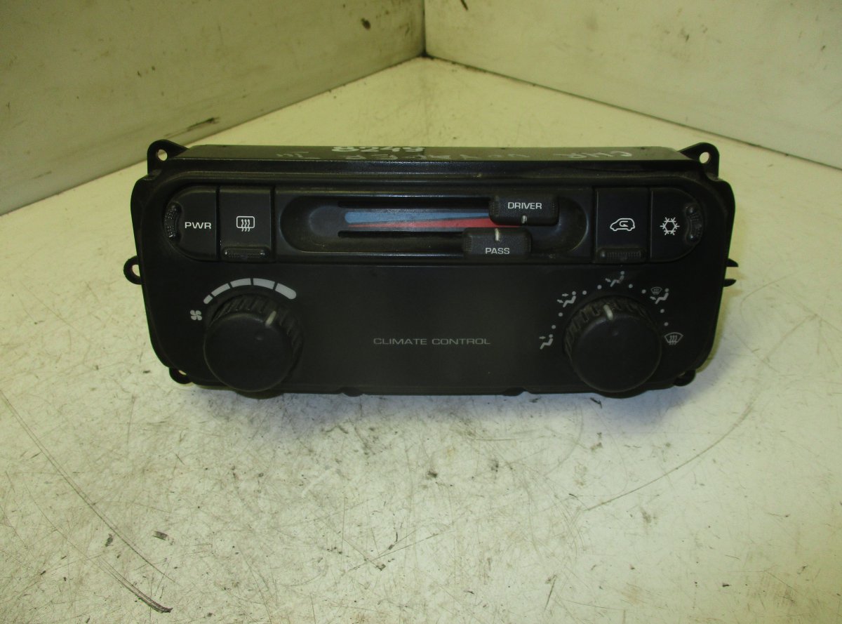 Chrysler Voyager / Town & Country Heater control panel Heater control panel — CHRYSLER VOYAGER IV (RG,...