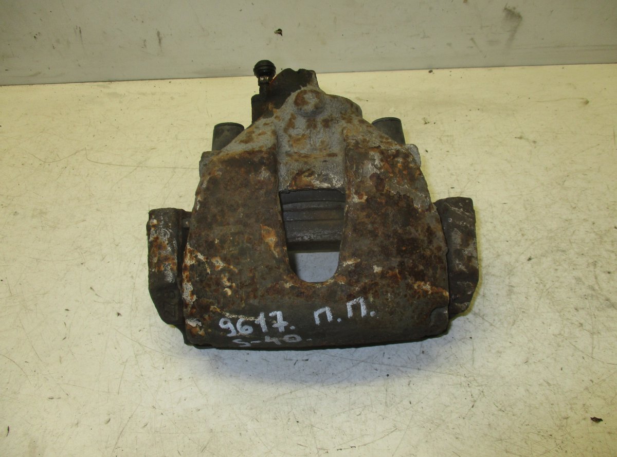 Volvo C70 Brake caliper Front right VOLVO S40 / V50 / C30 / C70 (MS, MW) (2004-2012...