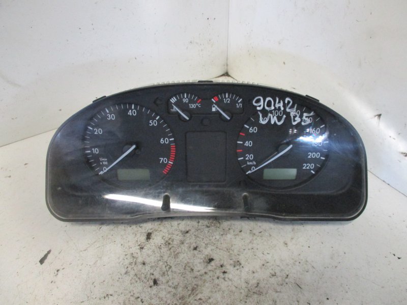 Volkswagen Passat mittaristo VW PASSAT B5 (3B2) (1996-2000) Instrument Clust...