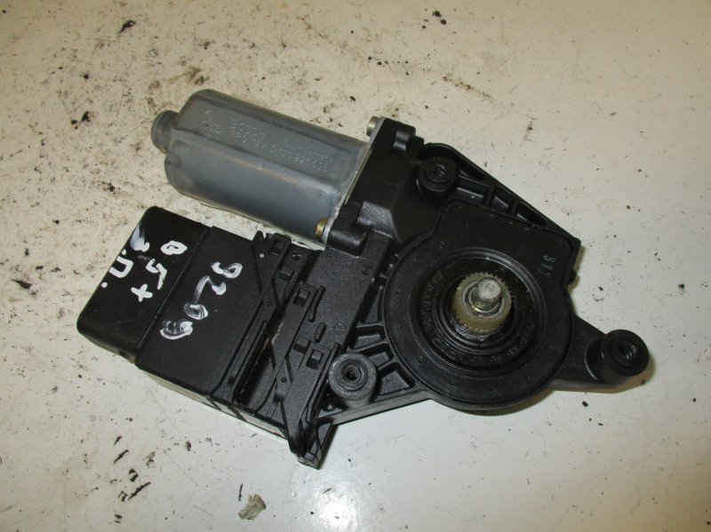 Volkswagen Passat Window Regulator Motor Rear Right VW PASSAT B5 (3B3) (2000-2005) Window Regulator...