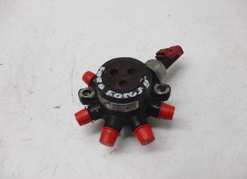 Ford Focus Fuel Distributor / fuel rail