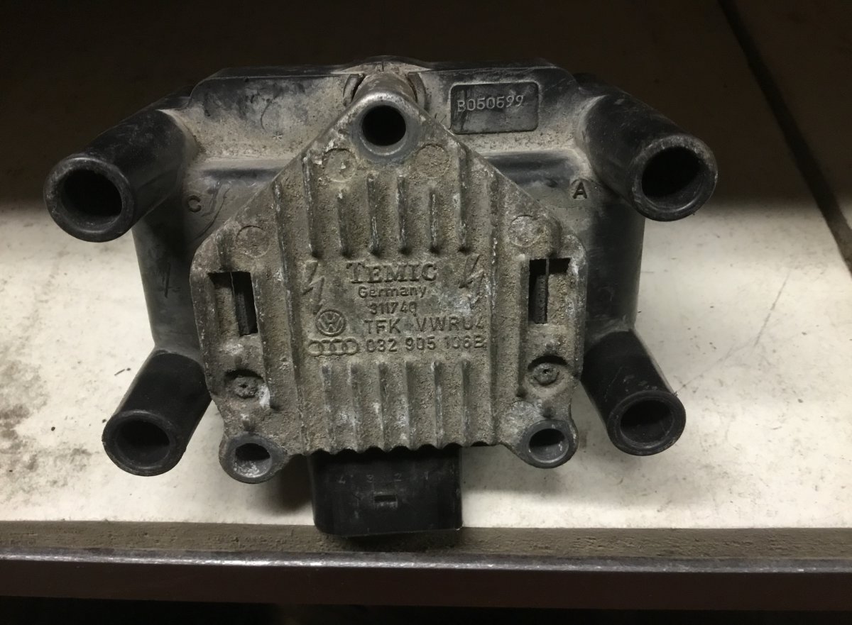 Audi A2 (8Z) sytytyspuola AUDI A2 (8Z0) (2000-2005) Ignition Coil 0329051...