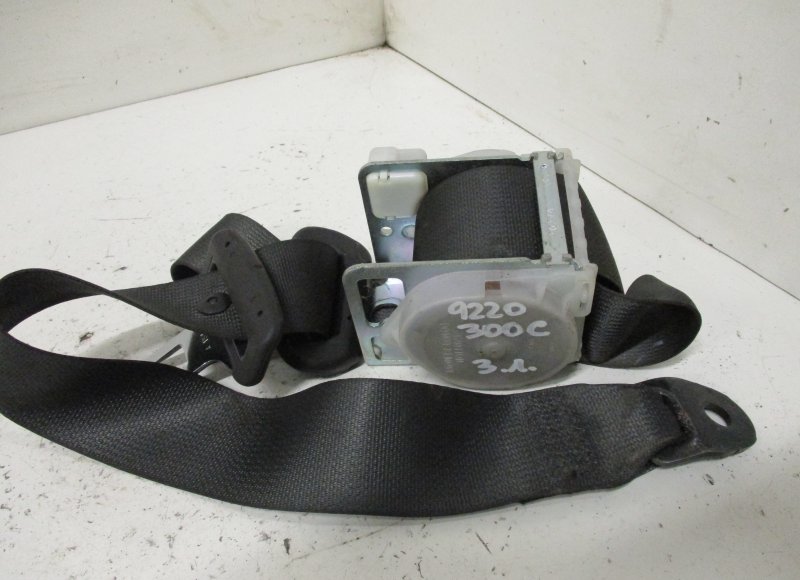 Chrysler 300C Seat belt — rear left Seat belt — rear left — CHRYSLER 300C I (2004-2...