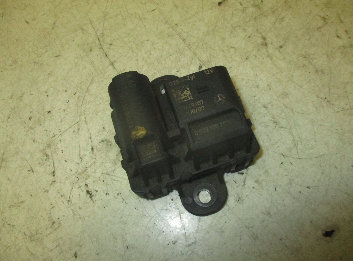 Mercedes-Benz A (W169) Diesel Glow Plug Relay MERCEDES-BENZ C-CLASS (W204) (2007-2013) Diesel...