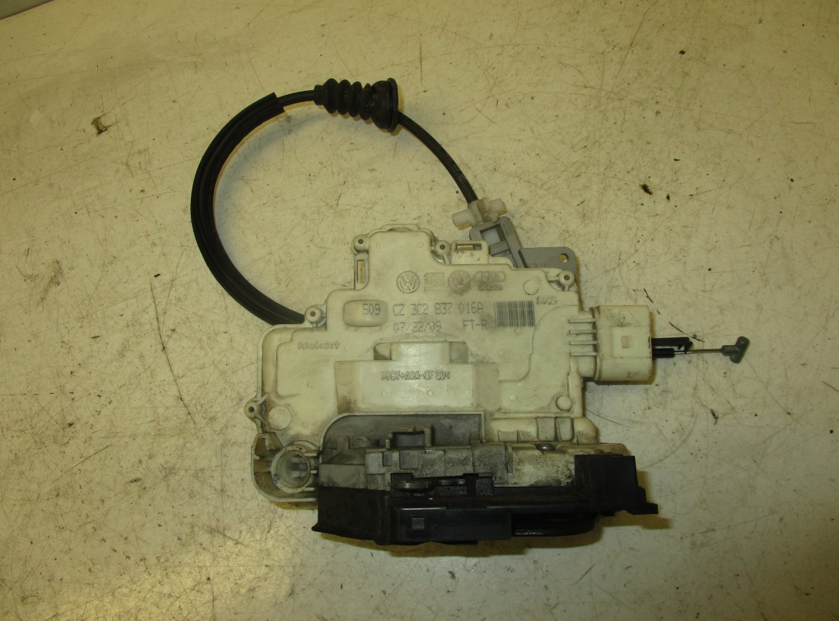 Skoda Superb (3T) Door Lock Front Right SKODA SUPERB II (3T4, 3T5) (2008-2015) Door Loc...