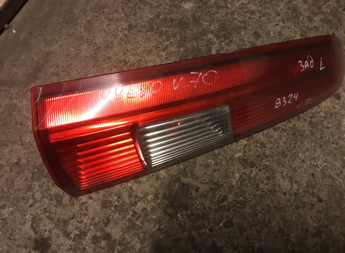 Volvo V70 tail light left VOLVO V70 II / XC70 I (P80) (2000-2007) Tail li...