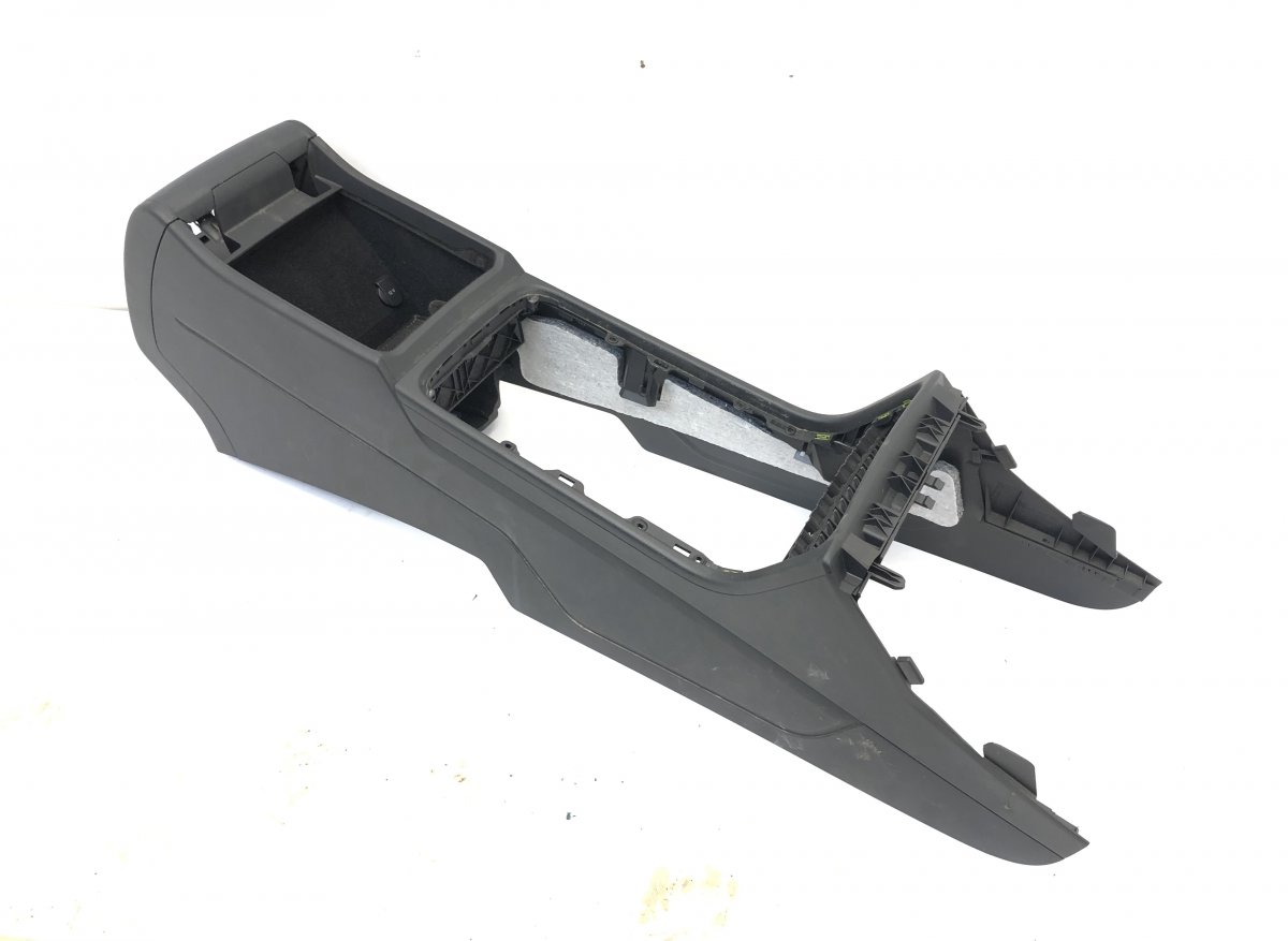 Volkswagen Touareg center console VW TOUAREG II (7P) (2010-2018) center Console 7...