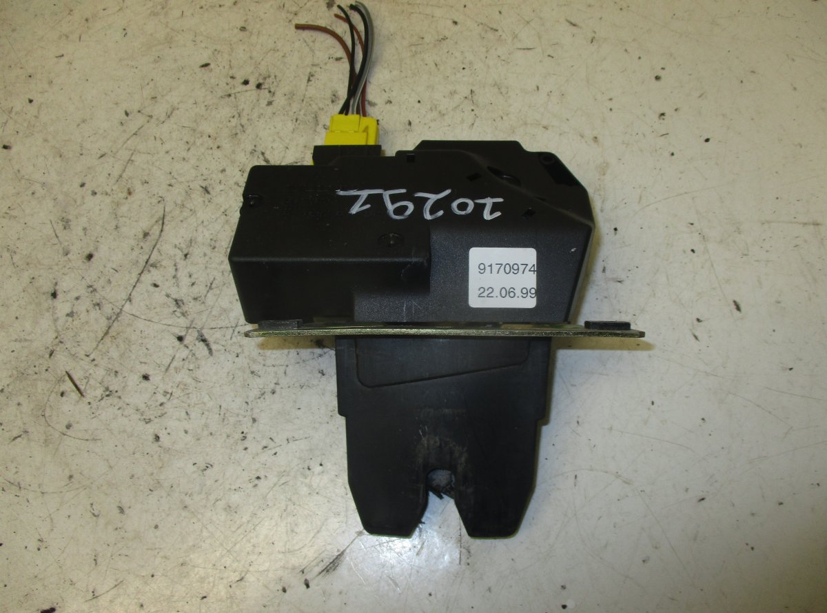 Volvo S80 Bootlid / tailgate lock VOLVO S80 I (TS, XY) (1998-2006) Bootlid / tail...
