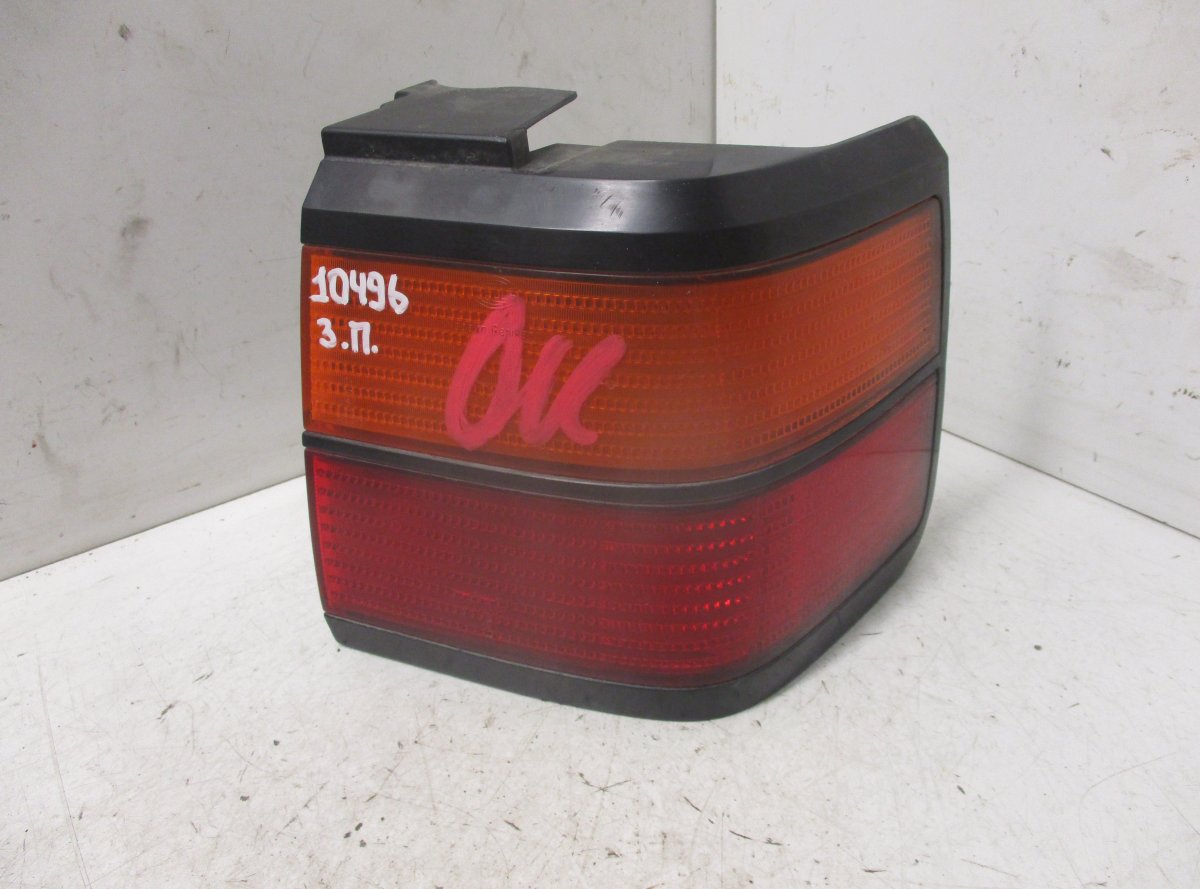 Volkswagen Passat Tail light, right VW PASSAT (B3, B4) (1988-1997) Tail light, righ...