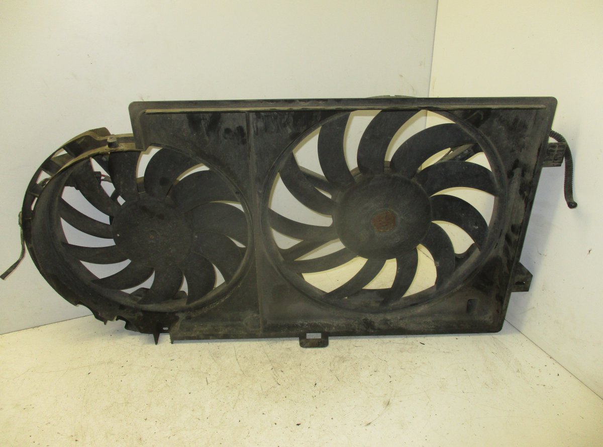 Chrysler Voyager / Town & Country Radiator Fan Electric CHRYSLER VOYAGER IV (RG, RS) (2000-2008) Radiat...