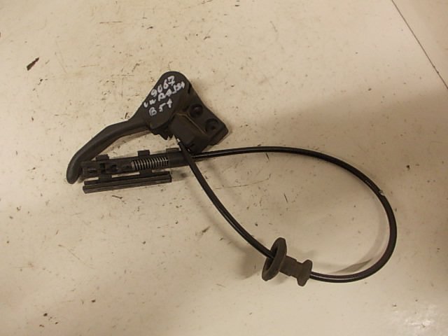 Volkswagen Passat Bonnet release handle / switch in cabin VW PASSAT B5 (3B3) (2000-2005) Bonnet release h...