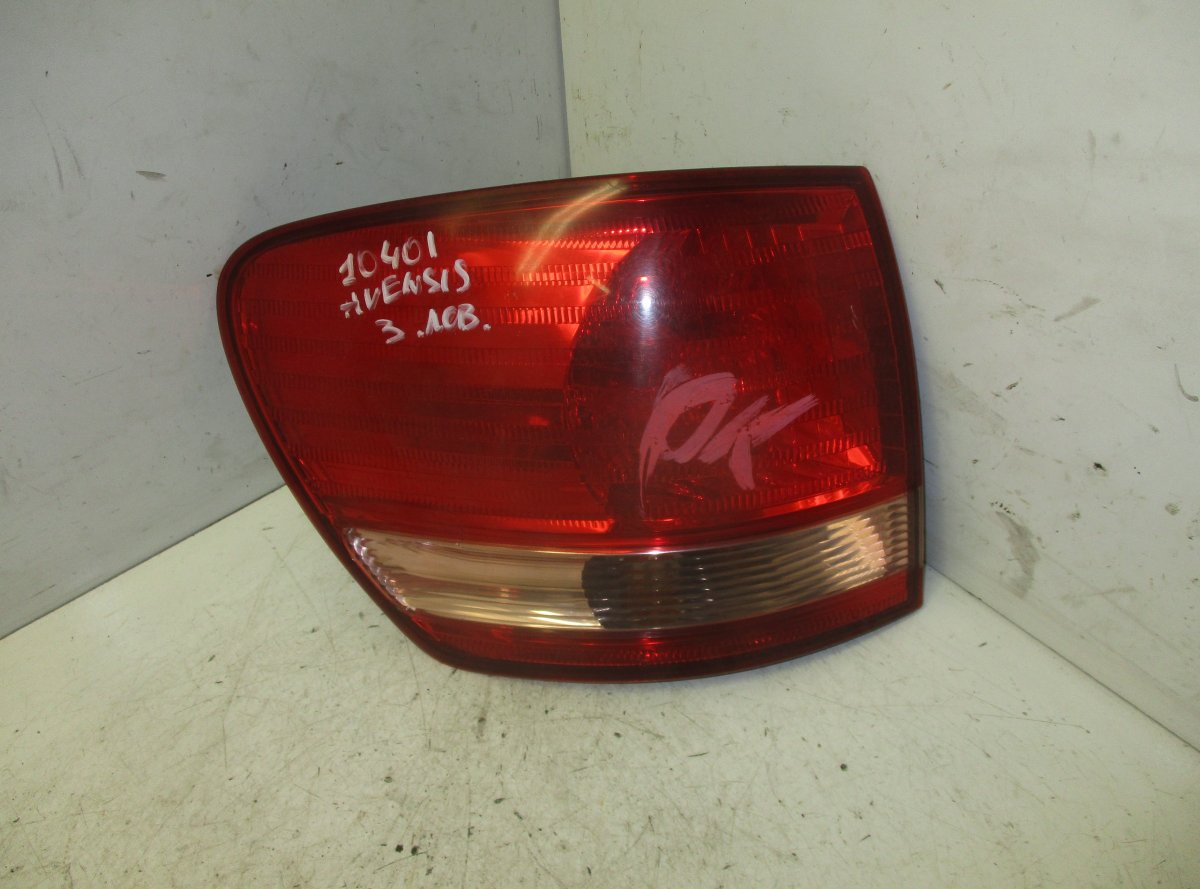 Toyota Avensis Verso tagatuli (vasak) TOYOTA AVENSIS VERSO (XM20) (2001-2009) Tail li...