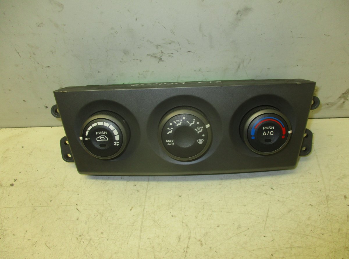 Kia Sorento Heater control panel KIA SORENTO I (JC) (2002-2009) Heater control p...