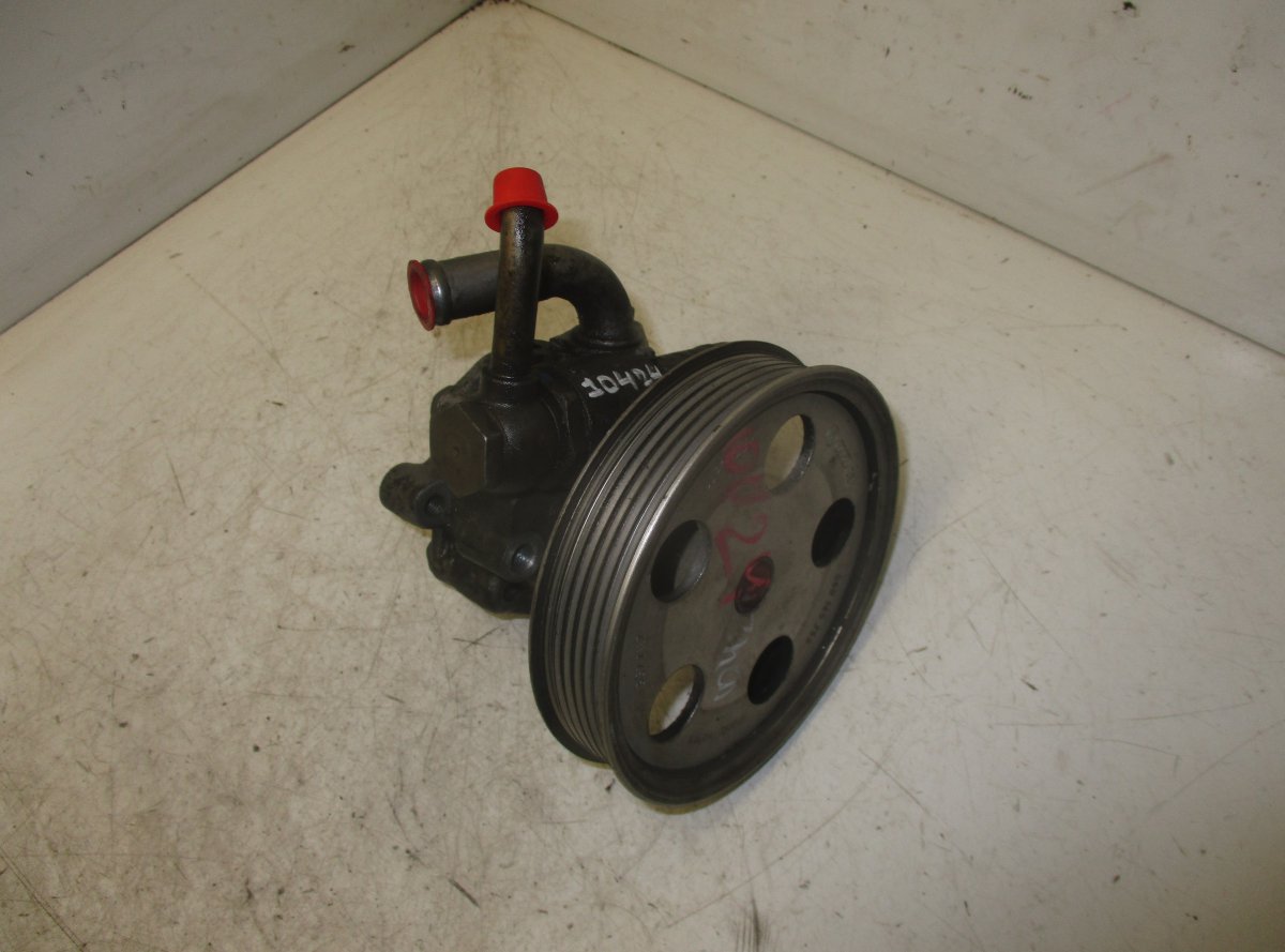 Audi A4 (B6) roolivõimendi pump AUDI A4 (B6) (2000-2004) Power steering pump 8E...