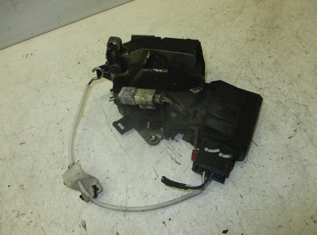 BMW 7 (E38) Door Lock Rear Right BMW 7 (E38) (1994-2001) Door Lock Rear Right

G...