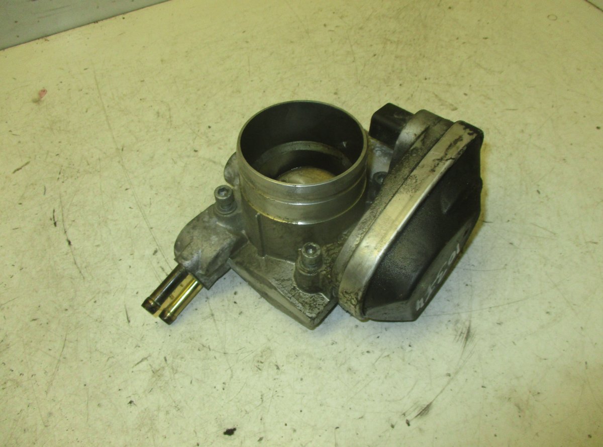 Volkswagen Passat Throttle body VW PASSAT B5 (3B3) (2000-2005) Throttle body 06...