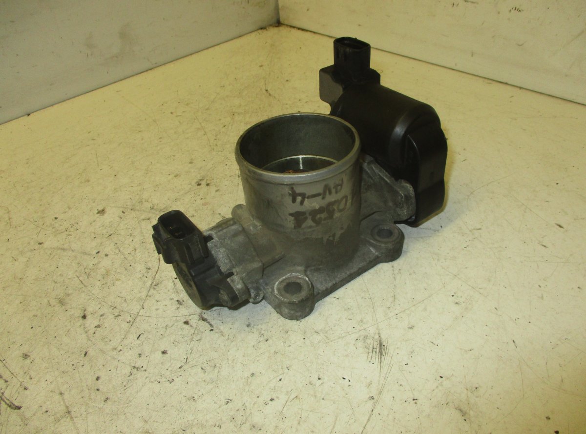 Toyota RAV4 (XA20) Throttle body TOYOTA RAV 4 III (XA30) (2005-2012) Throttle bo...