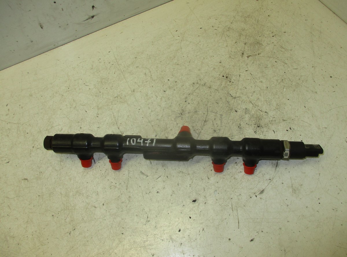 Ford Mondeo Fuel Distributor / fuel rail FORD MONDEO Mk III (2000-2007) Fuel Distributor...