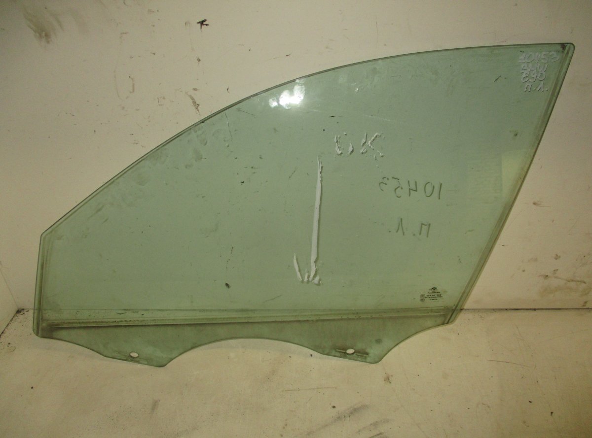 BMW 3 (E90 / E91 / E92 / E93) Door window glass front left BMW 3 (E90, E91, E92, E93) (2005-2011) Door win...
