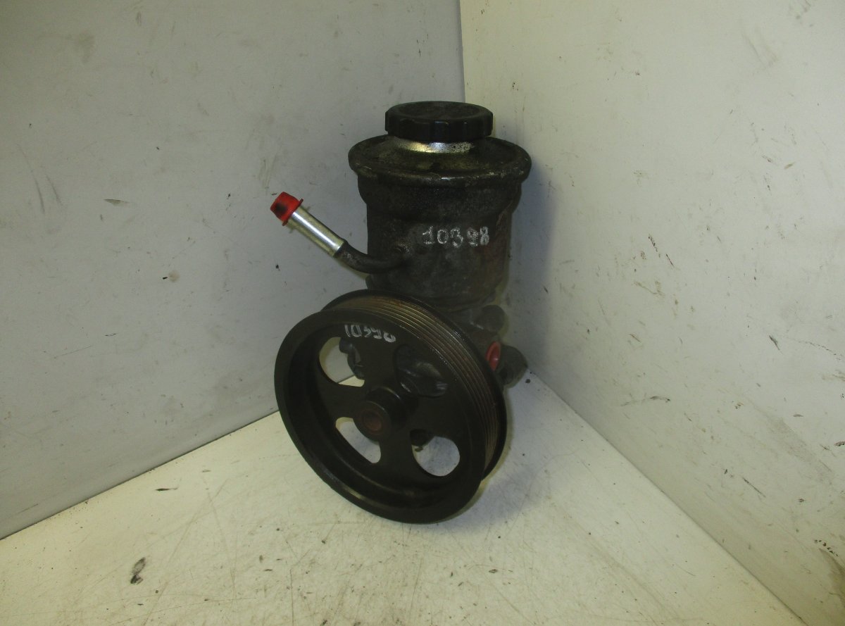 Toyota Avensis (T25) ohjaustehostimen pumppu TOYOTA AVENSIS (T250) (2003-2008) Power steerin...