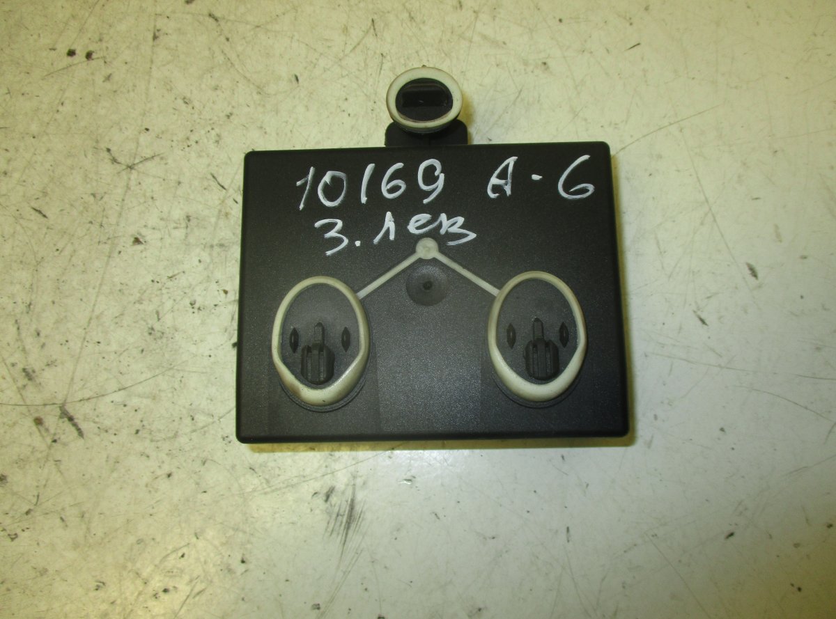 Audi A6 (C6) Door control unit rear left AUDI A6 / A6 ALLROAD (C6, 4F) (2004-2011) Door ...