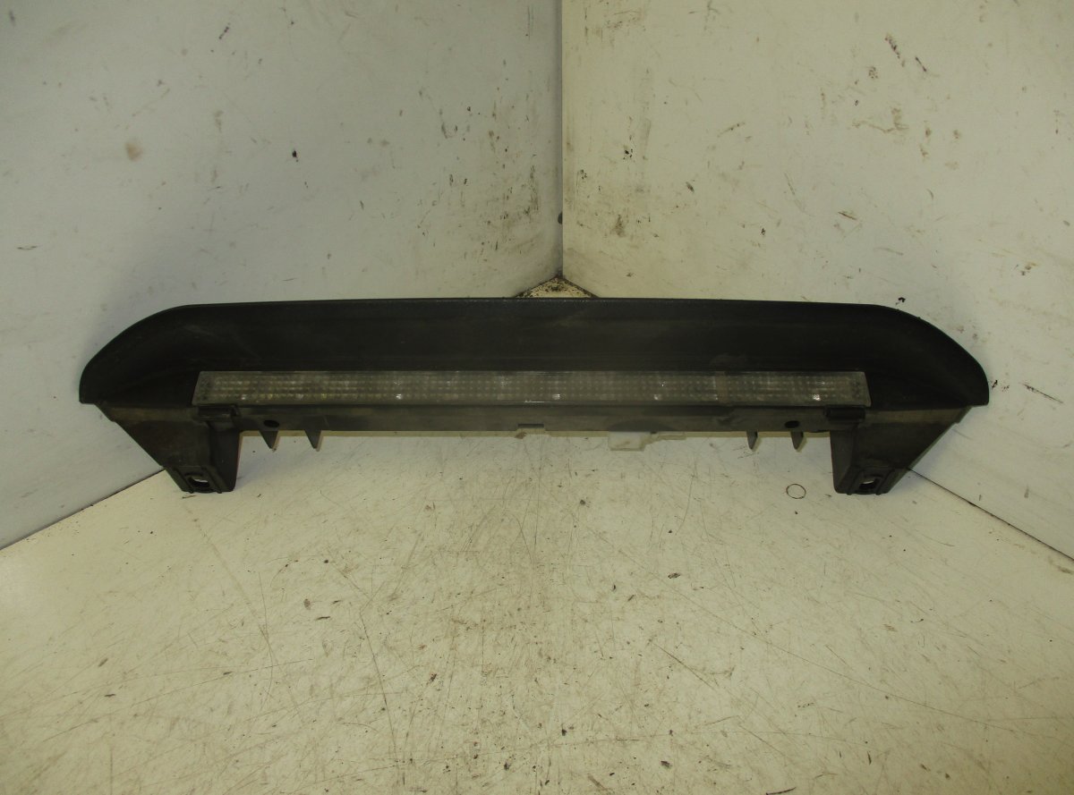 Nissan Almera (N16) Additional Brake Light