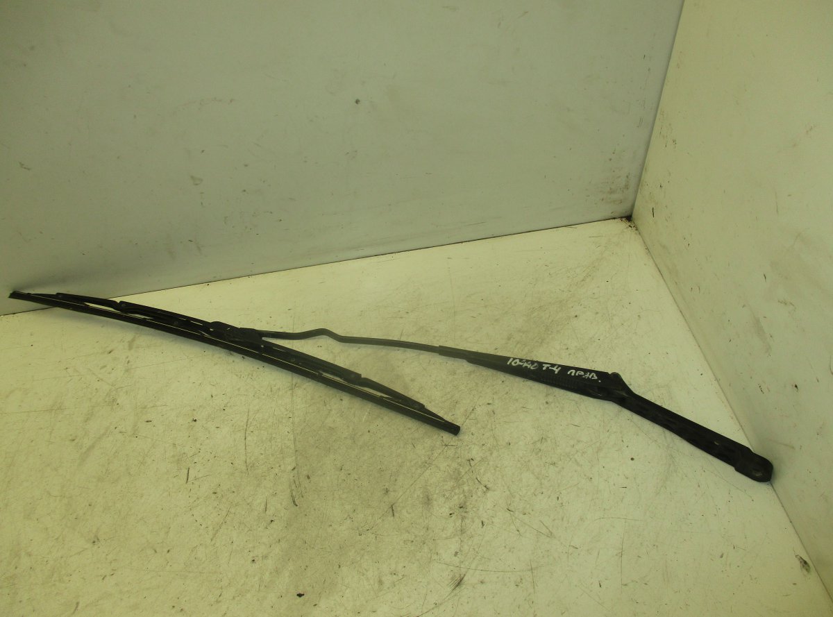 Volkswagen Transporter (T4, Caravelle, Multivan) Windscreen Wiper Arm Right VW TRANSPORTER T4 (70X, 7D) (1990-2003) Windscr...