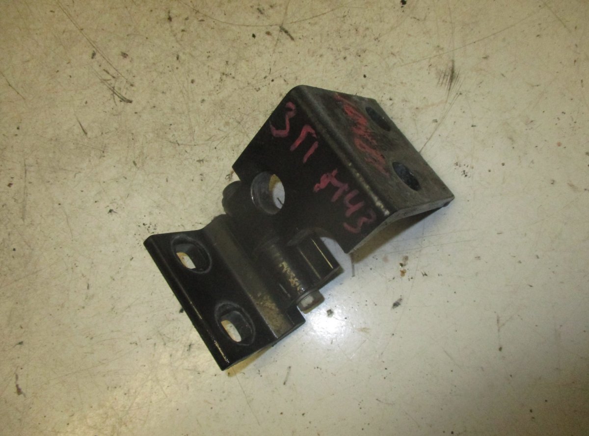 BMW X5 (E53) Door Hinge Rear Right Lower BMW X5 (E53) (2000-2007) Door Hinge Rear Right ...