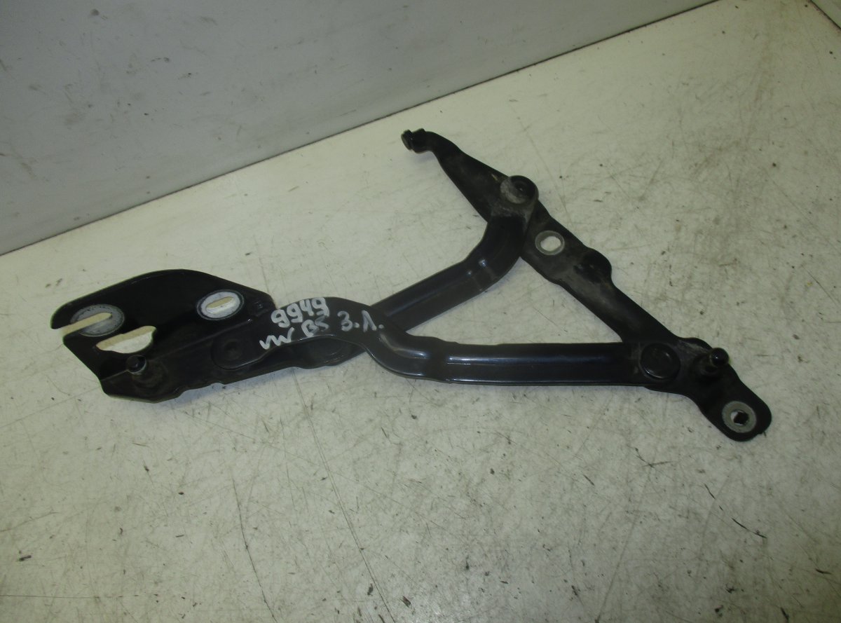 Volkswagen Passat Bootlid / tailgate Hinge Left VW PASSAT B5 (3B2) (1996-2000) Bootlid / tailga...