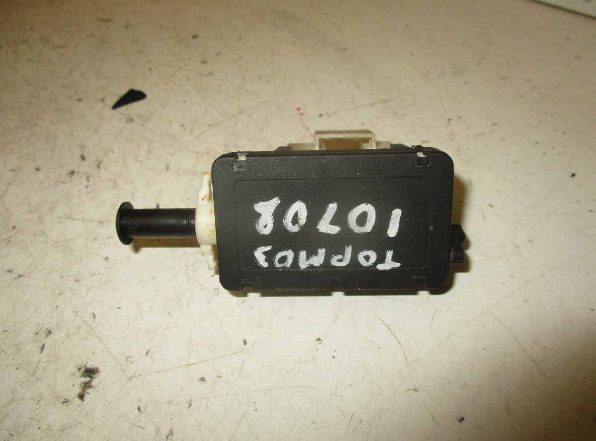 Dodge Caravan Brake Light Switch / sensor (under brake pedal) DODGE CARAVAN V (2007-2020) Brake Light Switch ...