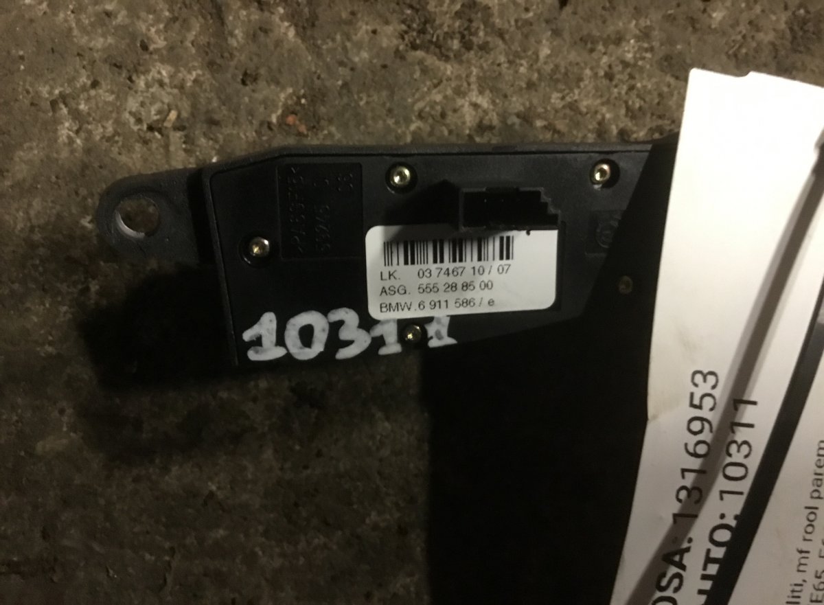 BMW 7 (E65 / E66 / E67 / E68) Steering Wheel MF Switch Right BMW 7 (E65, E66) (2001-2009) Steering Wheel MF ...