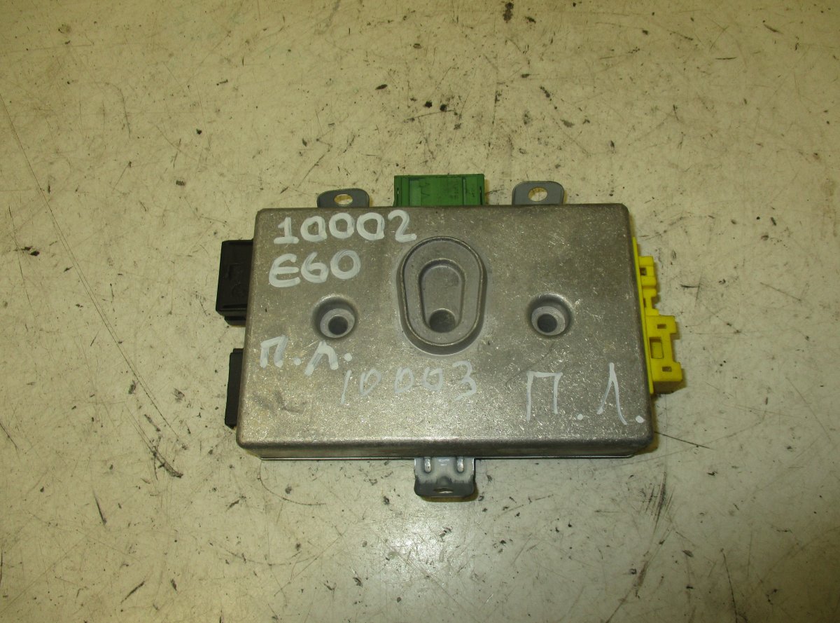 BMW 5 (E39) Door control unit front left BMW 5 (E60, E61) (2003-2010) Door control unit ...