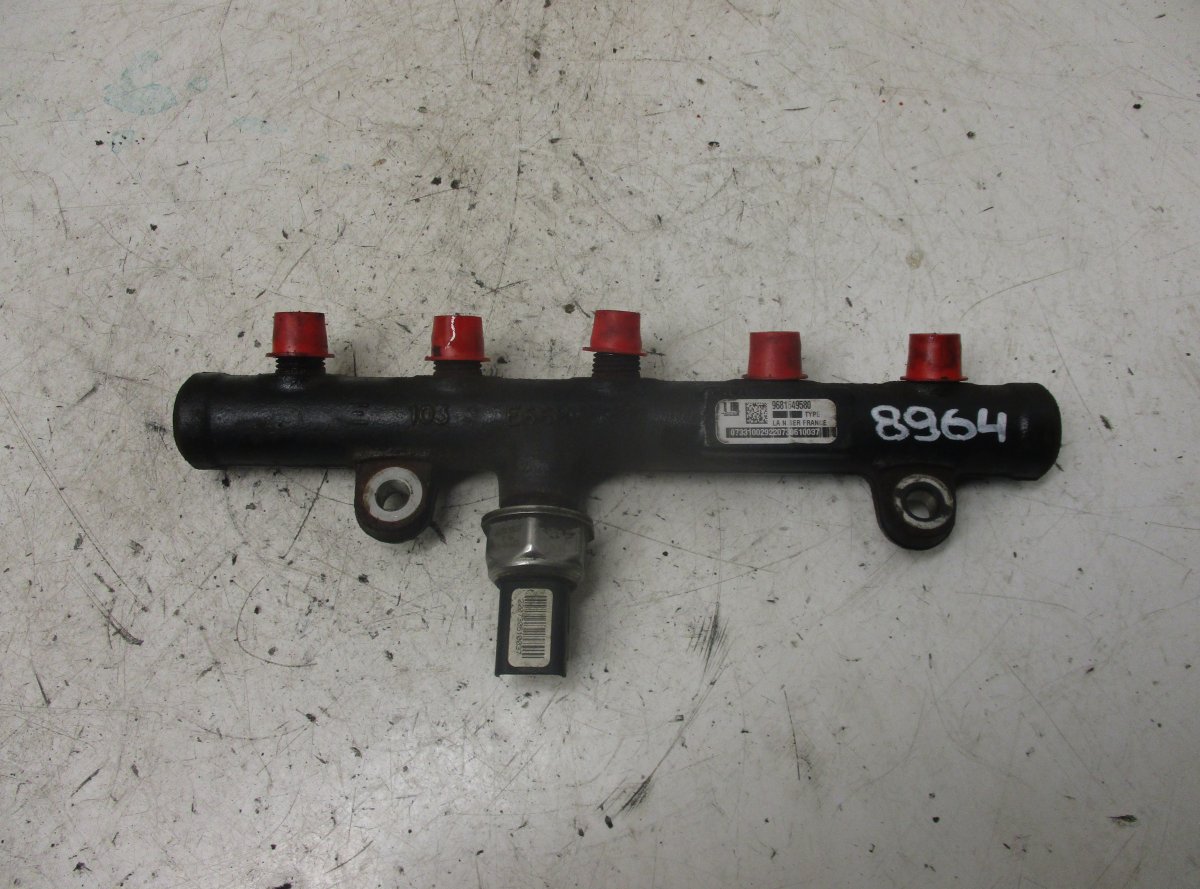 Ford Mondeo Fuel Distributor / fuel rail FORD MONDEO Mk IV (BA7) (2007-2014) Fuel Distri...