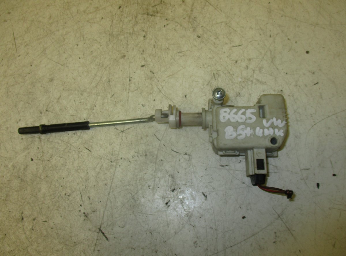 Volkswagen Passat Central locking motor Fuel Flap VW PASSAT B5 (3B3) (2000-2005) Central locking ...