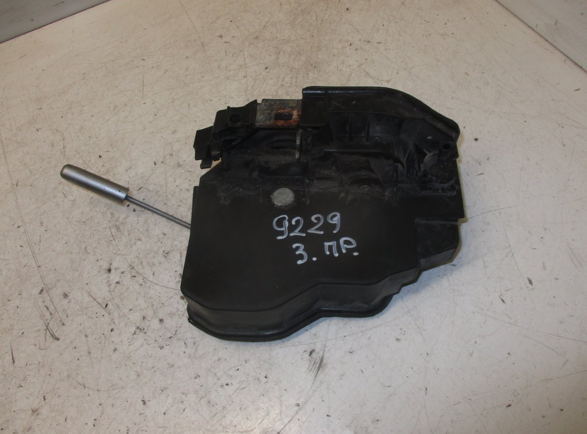 BMW 7 (E65 / E66 / E67 / E68) Door Lock Rear Right BMW 7 (E65, E66) (2001-2009) Door Lock Rear Rig...