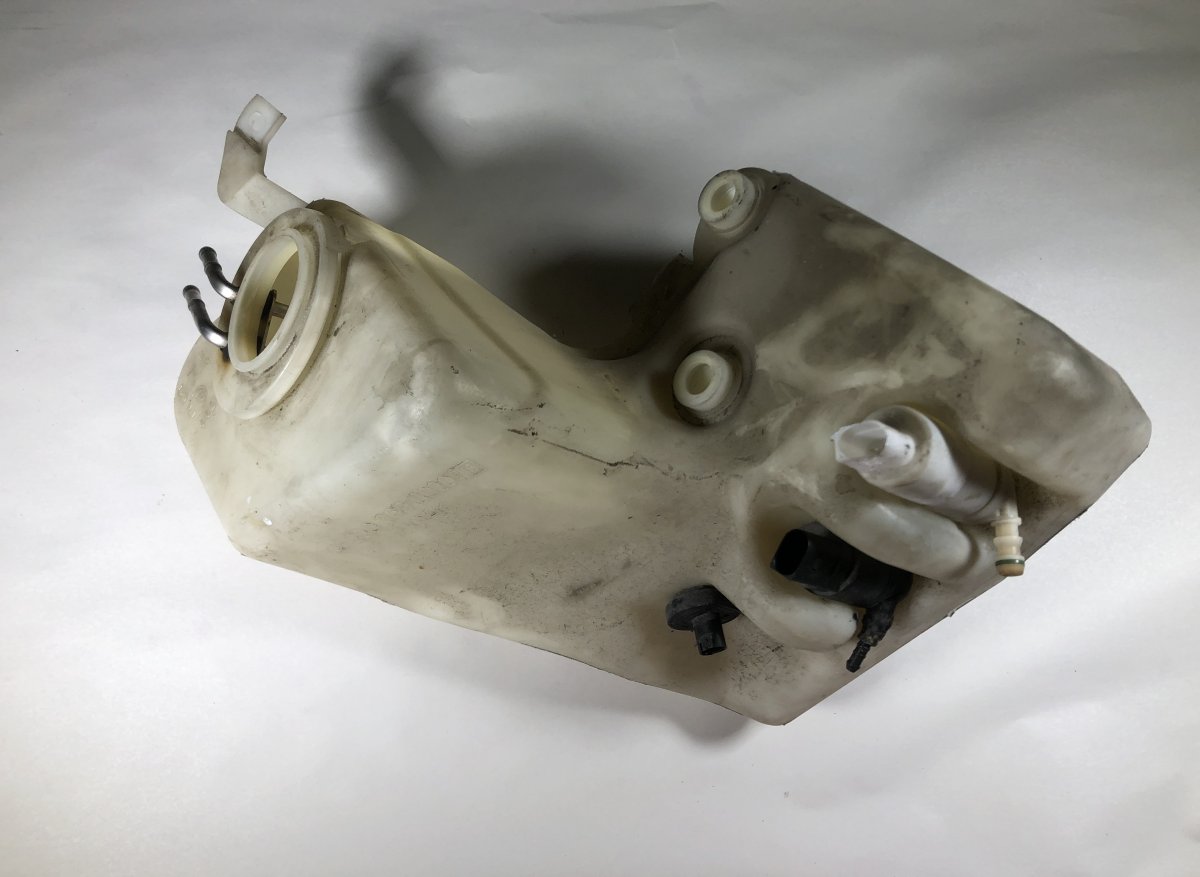 Mercedes-Benz C (W202) Window washer reservoir MERCEDES-BENZ S-CLASS Coupe (C215) (1999-2006) ...